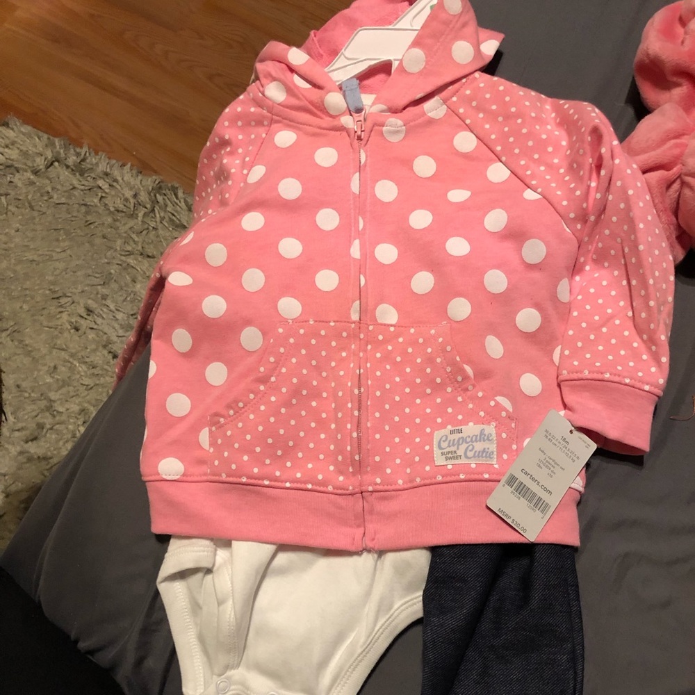 3 PIECE OUTFIT NWT CARTERS 18m